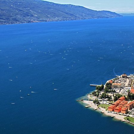 Campione Ora Apartments By Gardadomusmea Campione del Garda Bagian luar foto