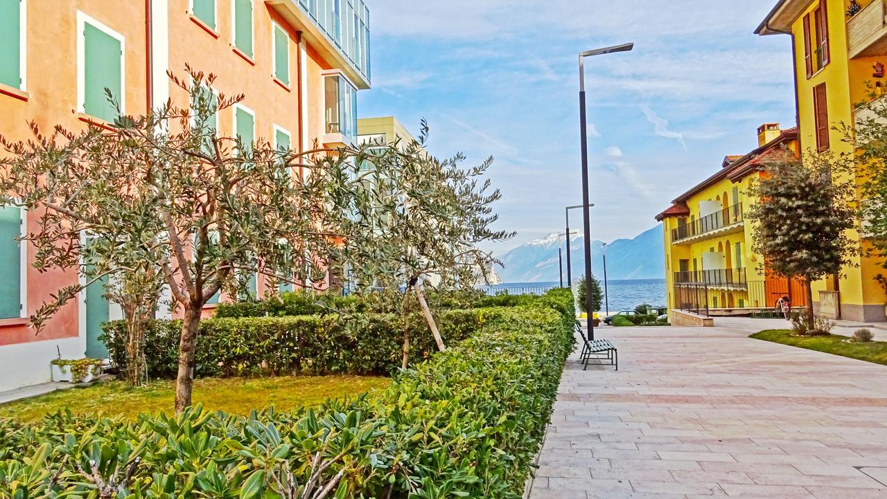 Campione Ora Apartments By Gardadomusmea Campione del Garda Bagian luar foto