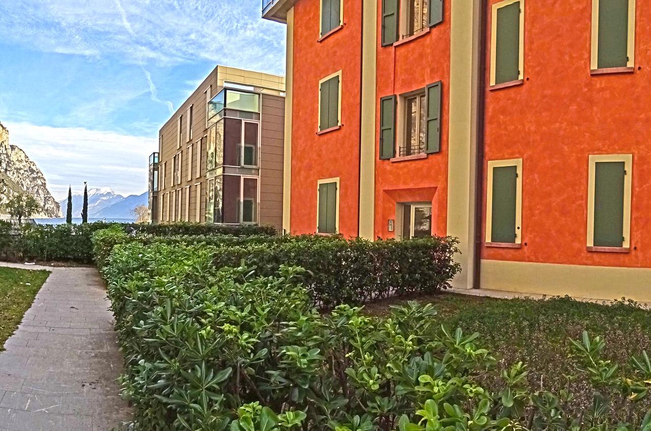 Campione Ora Apartments By Gardadomusmea Campione del Garda Bagian luar foto