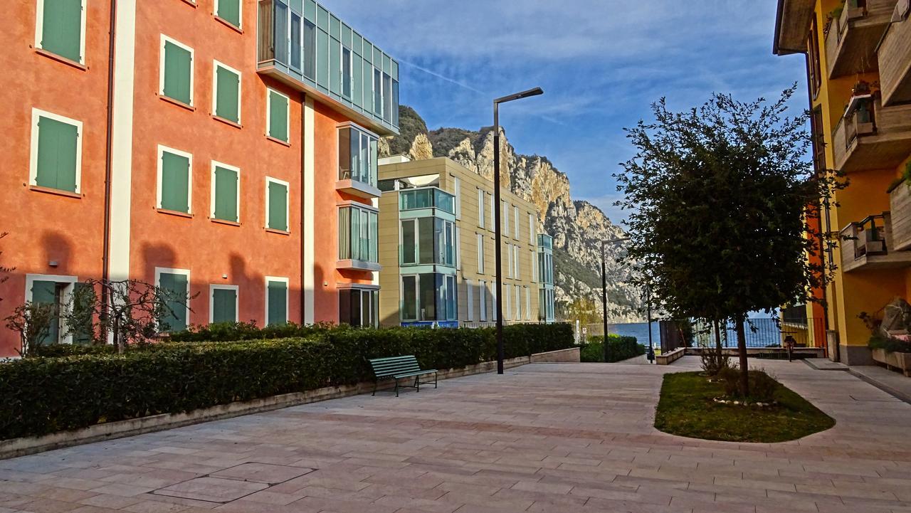 Campione Ora Apartments By Gardadomusmea Campione del Garda Bagian luar foto